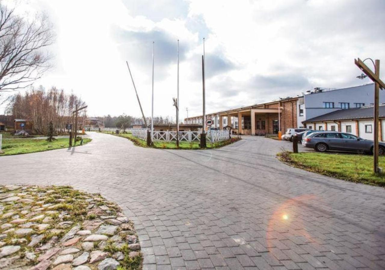 Salio Equisport Resort Стрикув Екстер'єр фото