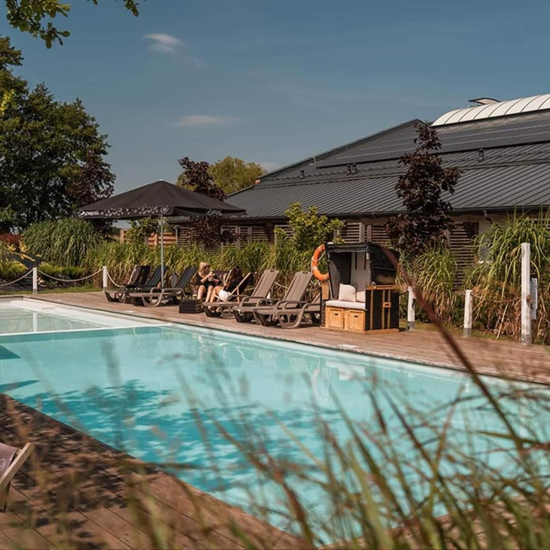 Salio Equisport Resort Стрикув Екстер'єр фото